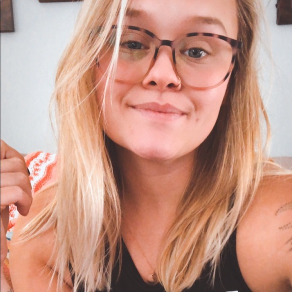 Meet your Posher, Megan - Picture 1 of 1